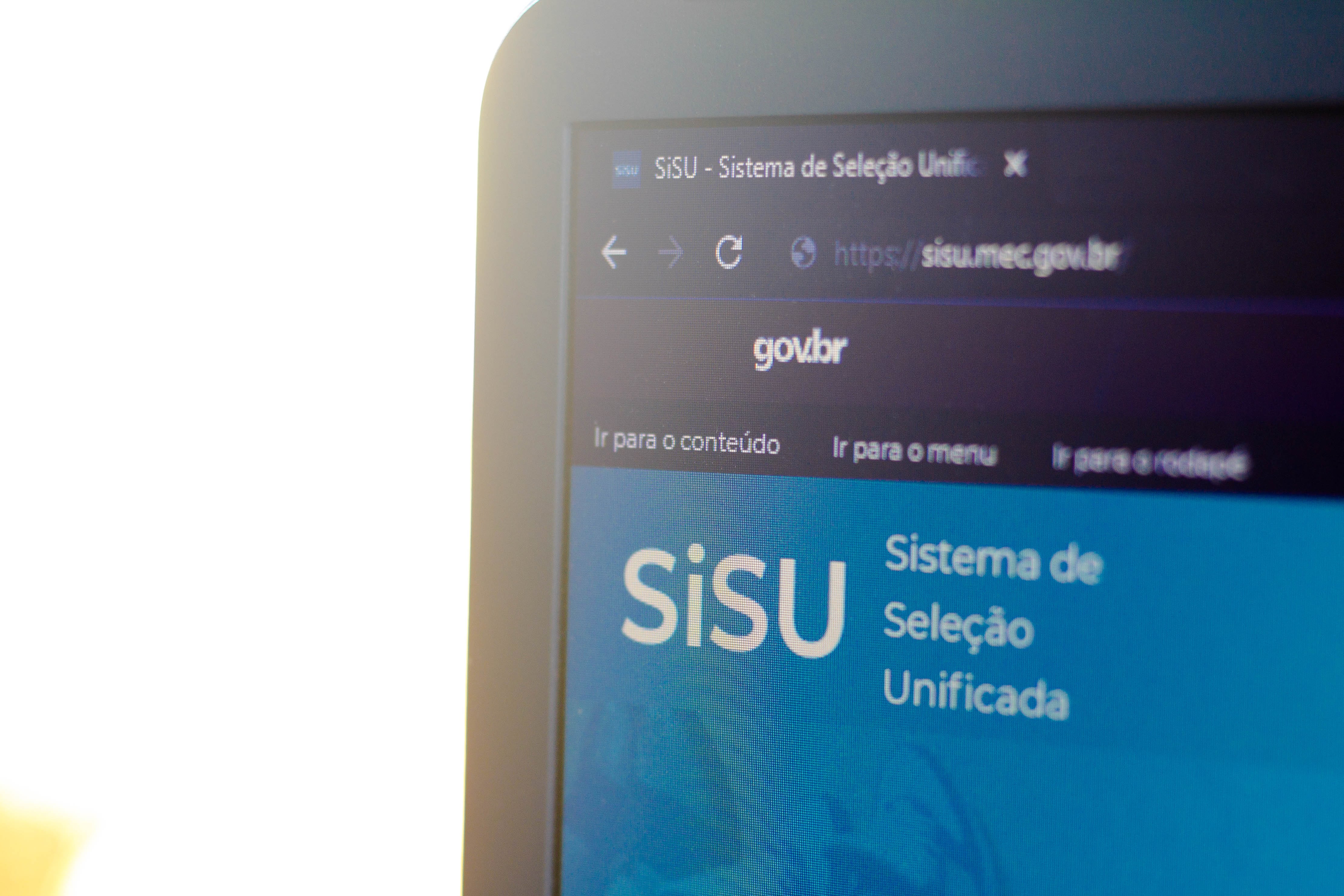 Captura de tela do portal oficial do SiSU (Sistema de Seleção Unificada), exibindo a interface do site gov.br, representando o acesso digital ao sistema de ingresso nas universidades públicas brasileiras.